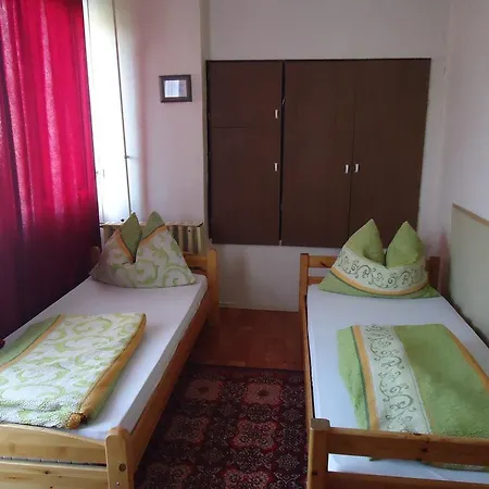 Guest house Lonci Neni Haza