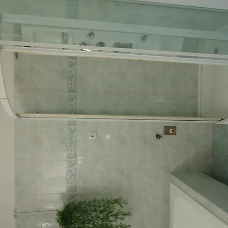 Lonci Neni Haza Alsoors