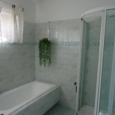 Guest house Lonci Neni Haza *